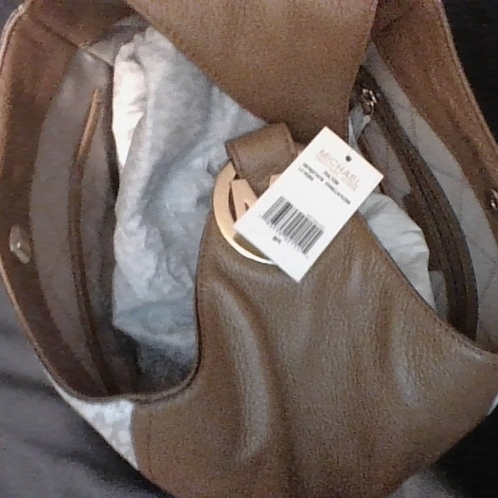 Michael Kors Signature Fulton Vanilla/Acorn Hobo